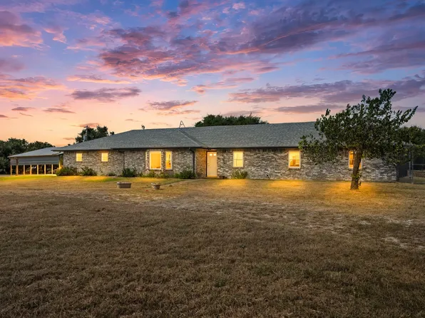 851 San Gabriel Dr, Liberty Hill, TX 78642