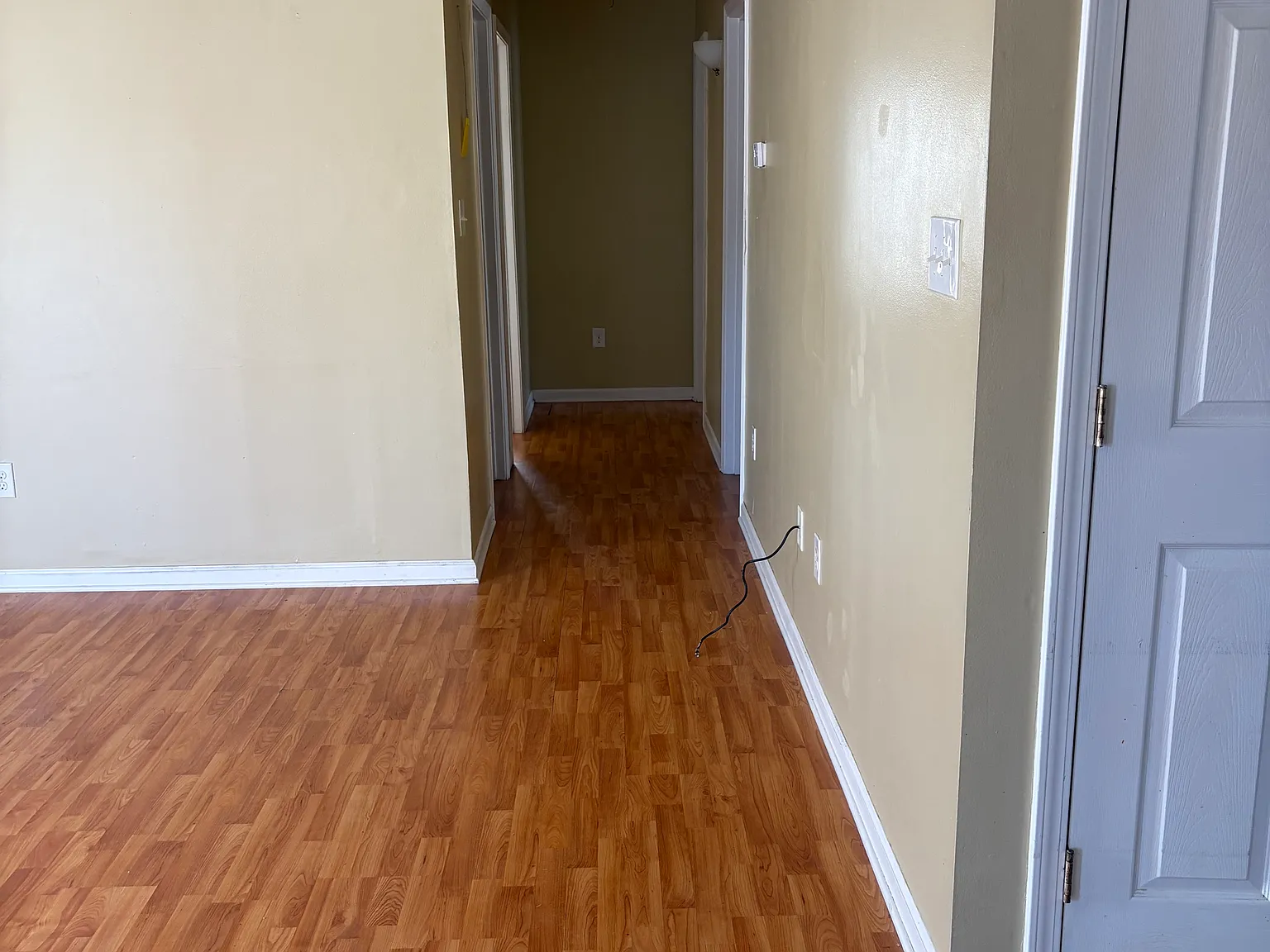 3 bed, 1200 sqft, $1,250 — Photo 2