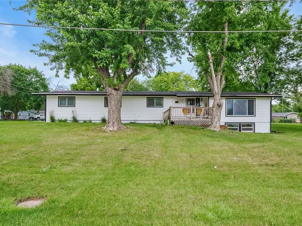 807 Linden St, Dallas Center, IA 50063