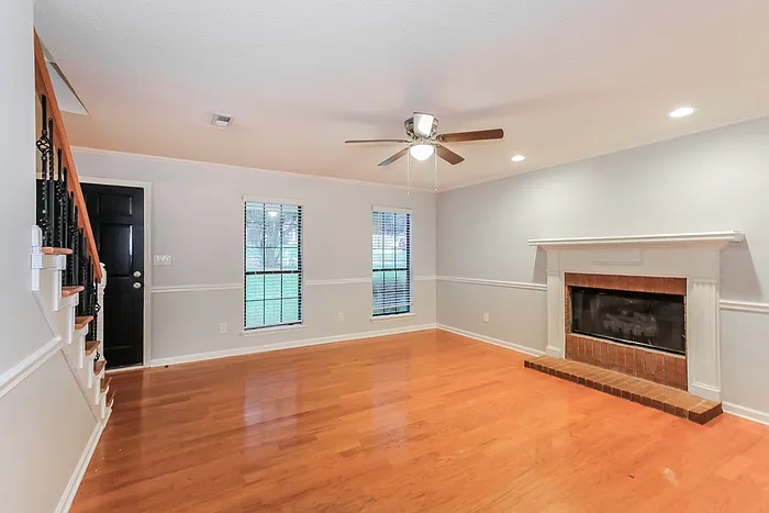 3 bed, 2.5 bath, 1550 sqft, $1,895 — Photo 4