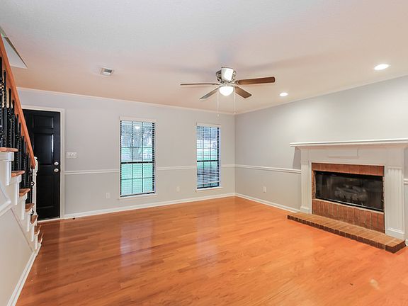 4th image of 4697 Crawford Ct