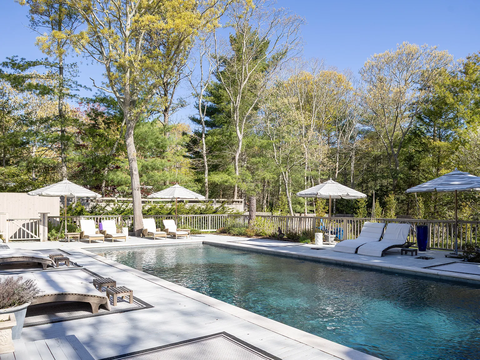 Pathside Cove | 4BR Villa with Outdoor Spaces | Rove Travel — Photo 3