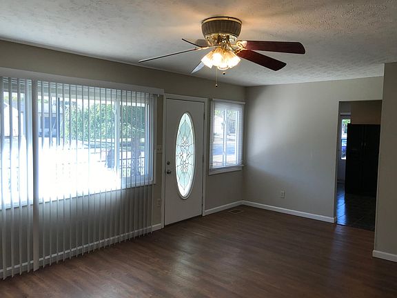 3rd image of 1429 Rockwell Dr