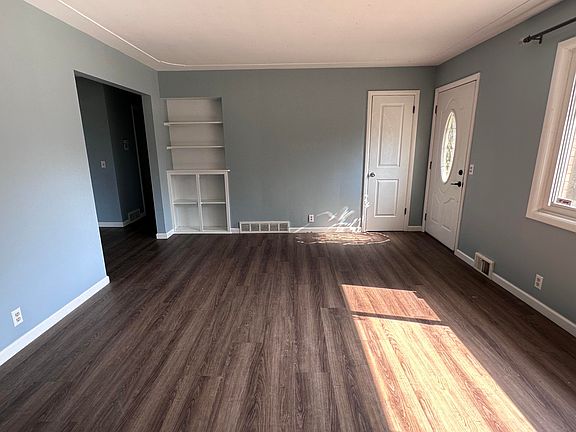 3rd image of 4029 Lindberg Ave NE