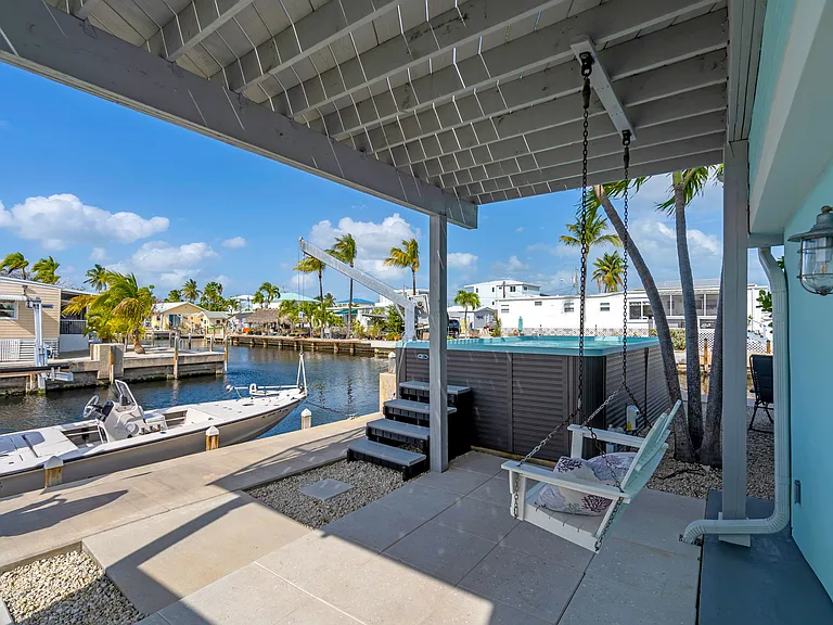 209 W 1st Ct — Photo 48