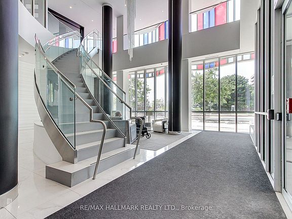 5th image of 9471 Yonge St #910
