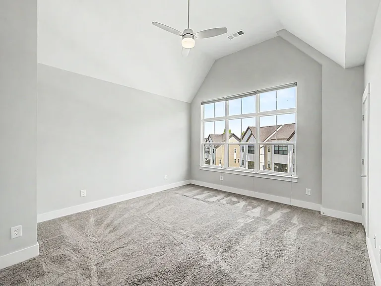 221 Stonecrest Cir — Photo 40