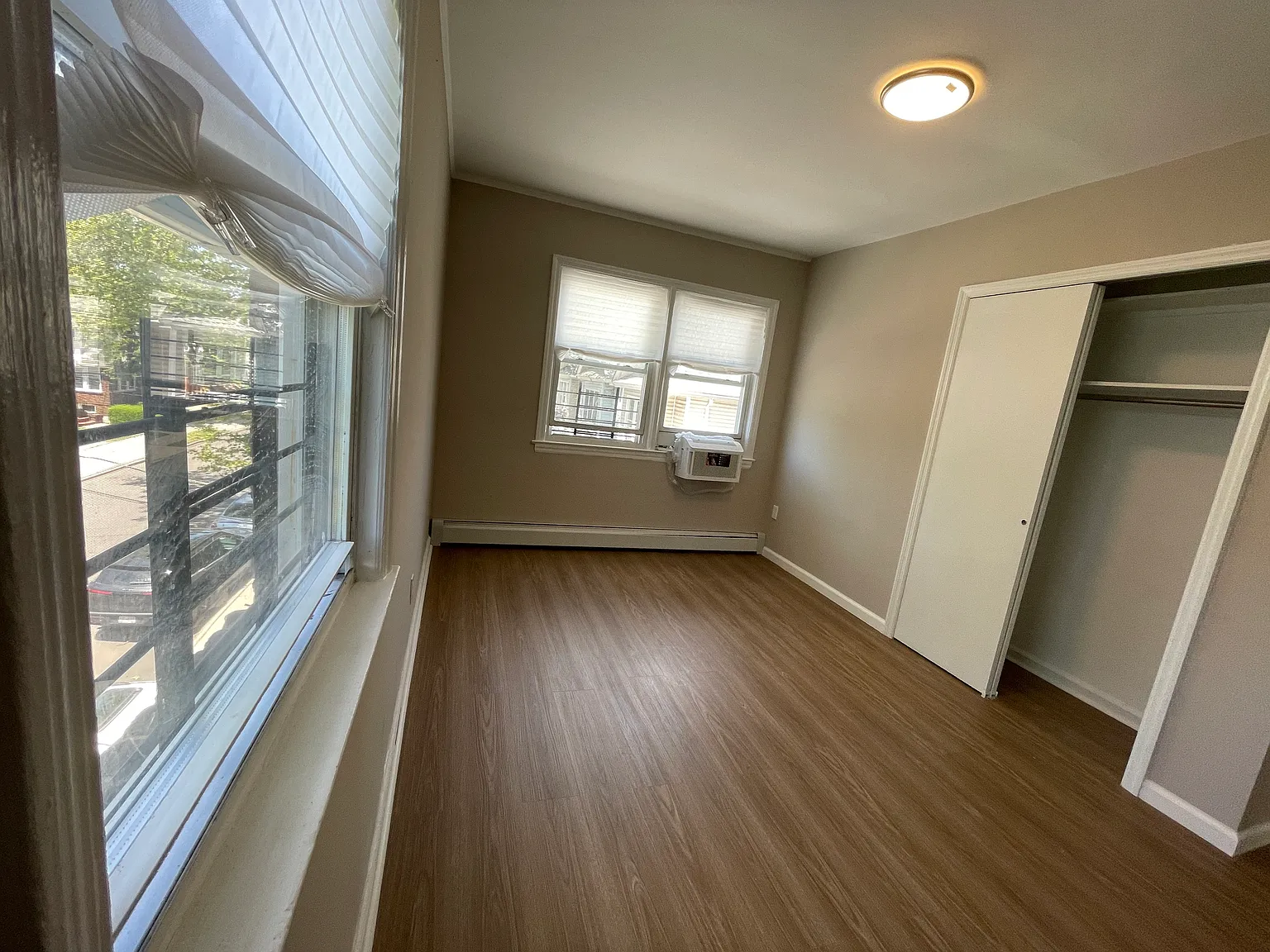 3 bed, 900 sqft, $3,350 — Photo 4