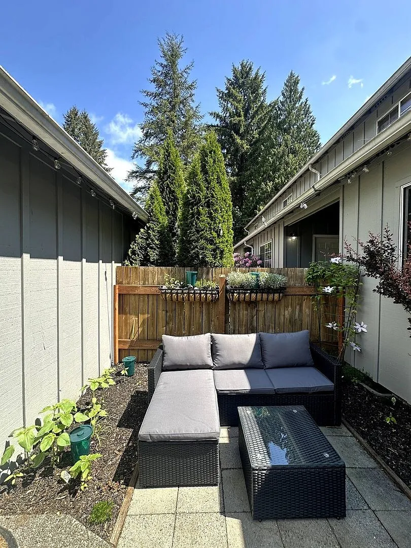 Charming Forest Escape 2BR House in Olympia — Photo 1
