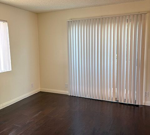 3rd image of 9129 Tobias Ave APT 212