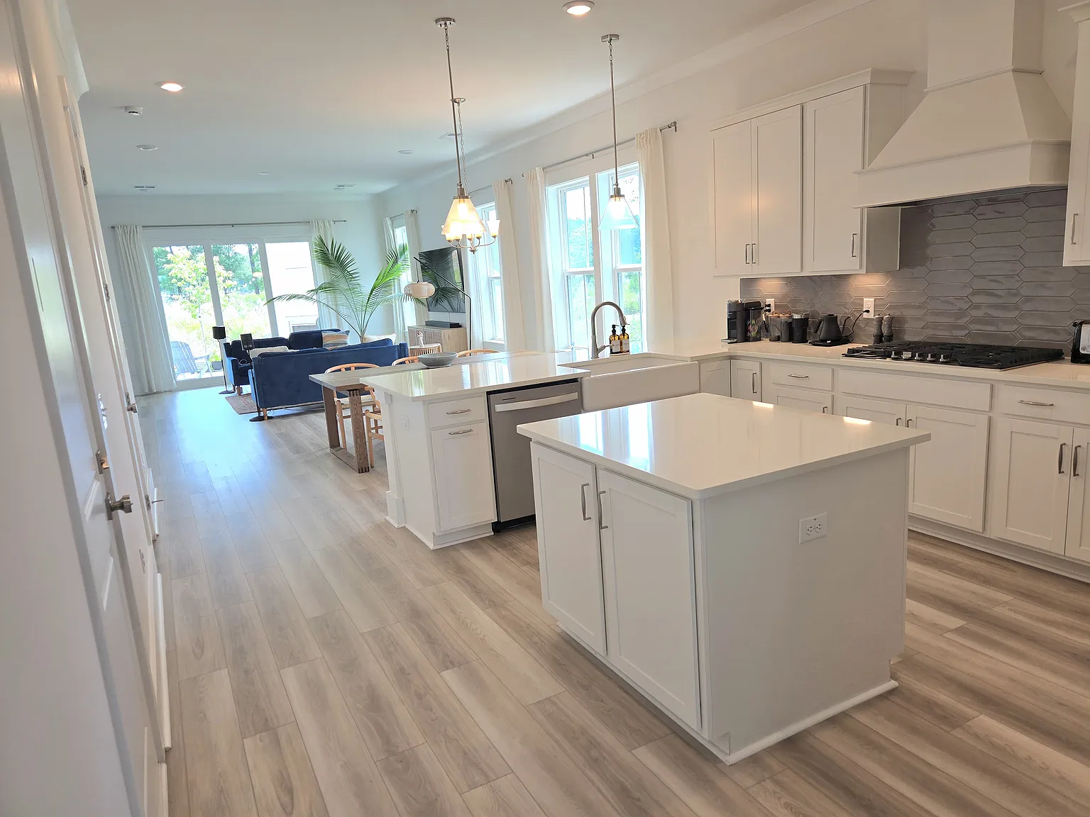 3 bed, 1799 sqft, $3,200 — Photo 4