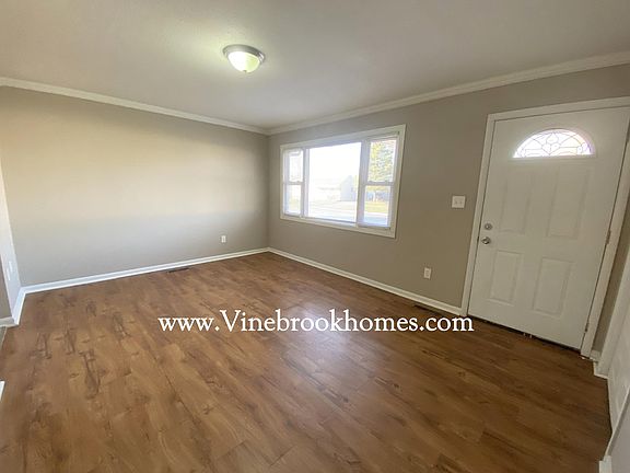 4th image of 76 Galewood Dr