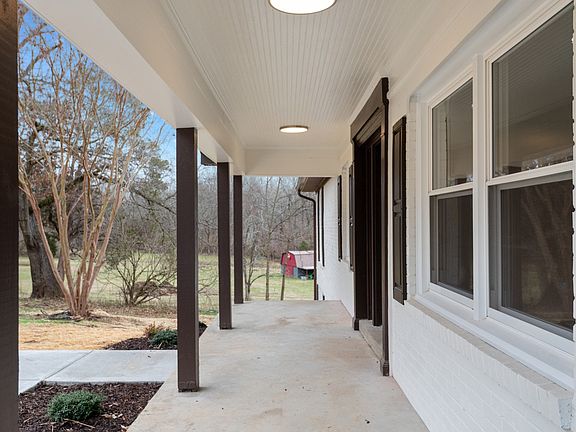 5th image of 121 Cumberland Cir