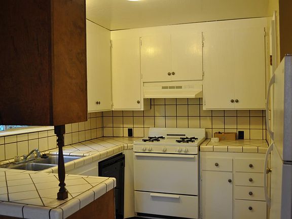 3rd image of 1100 Country Club Dr