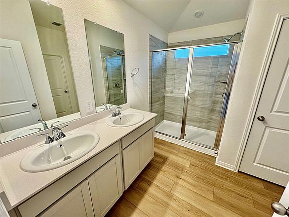 4th image of 5029 Hazelnut Ln