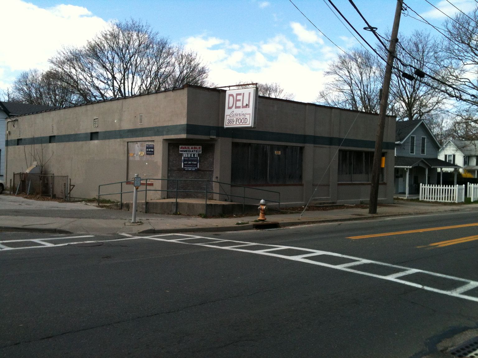 705 Roanoke Ave, Riverhead, NY 11901 Zillow