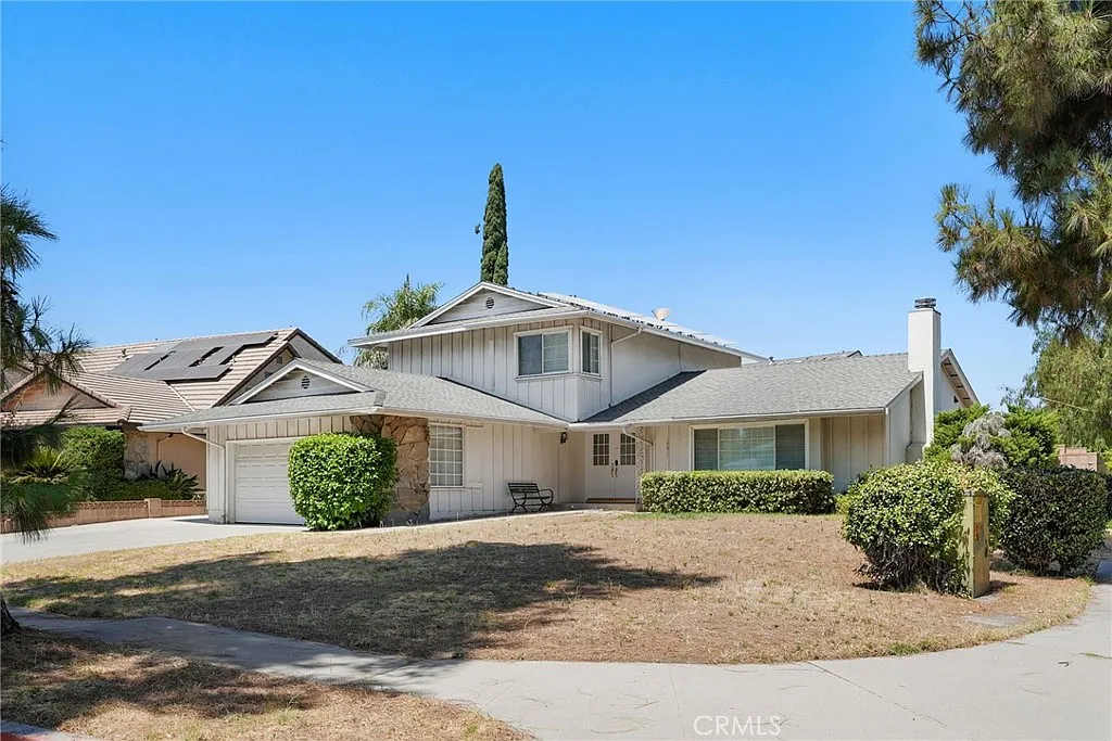 4 bed, 2154 sqft, $5,895 — Photo 4