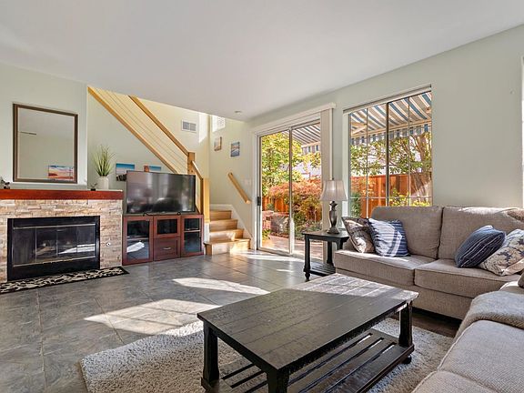 3rd image of 2815 Rubino Cir