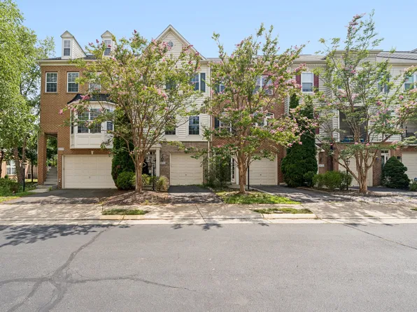 24722 Clock Tower Sq, Aldie, VA 20105