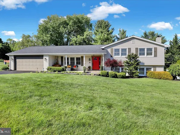 45 Mast Rd, Oley, PA 19547