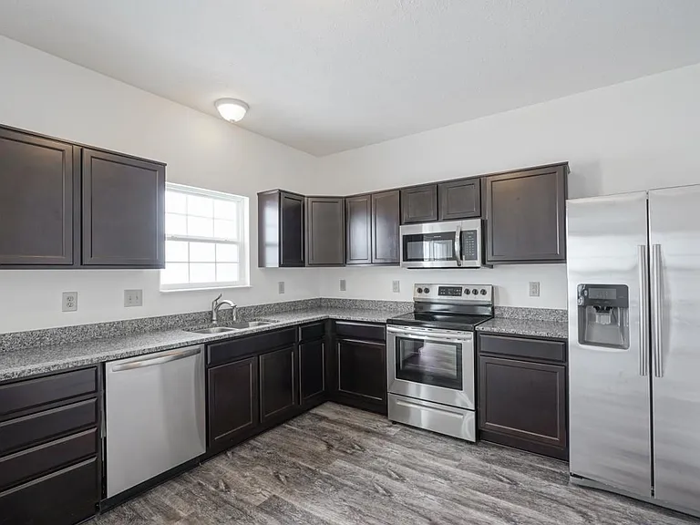 5292 Brandywine Dr — Photo 10