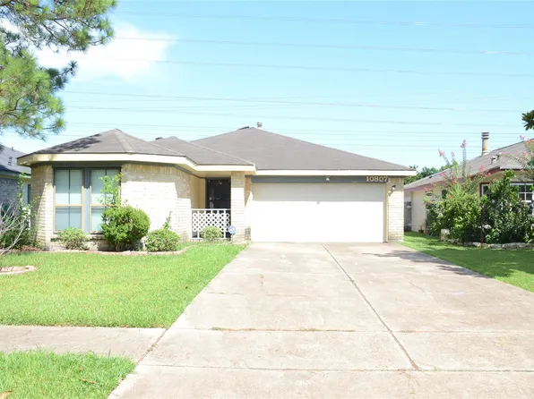 10807 Emery Dr, Houston, TX 77099