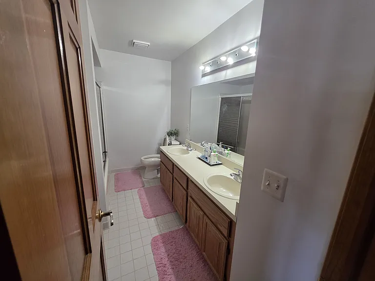 1152 Congress Dr — Photo 17