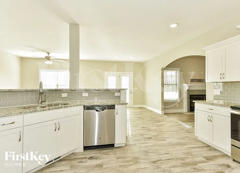 3352 Melissa Ln — Photo 6