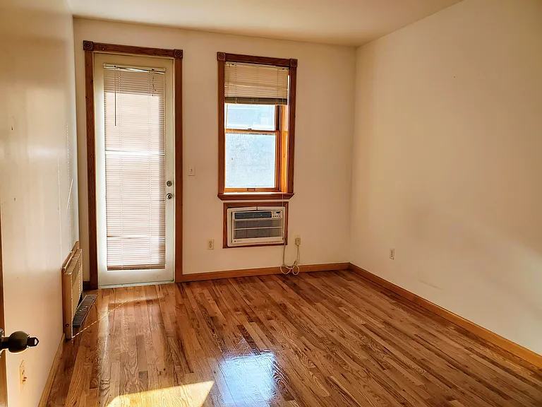 258 S 1st St #PHB — Photo 3