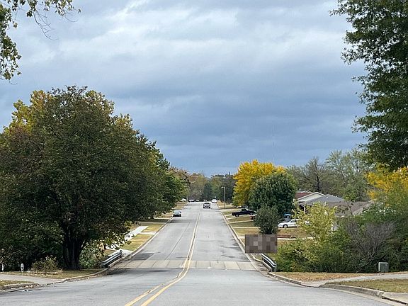 5th image of 2011 N Hills Blvd
