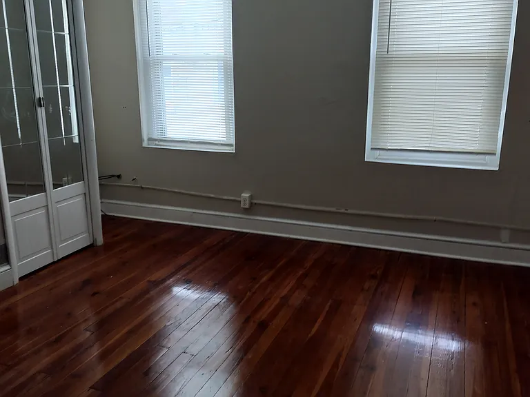 1837 Daly St — Photo 7