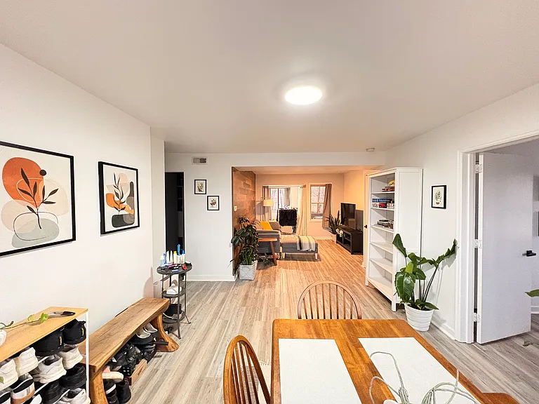 5737 Hobart St #4 — Photo 10