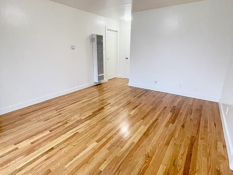 1730 Filbert St #204 — Photo 5