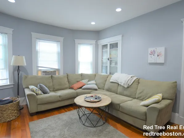 18 Hunnewell Ave #2, Boston, MA 02135