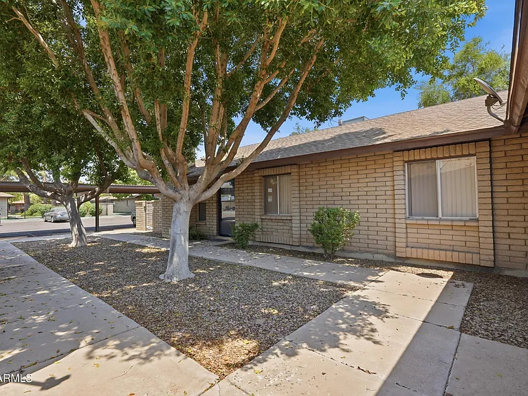 126 W Loma Vista Dr #101 — Photo 32
