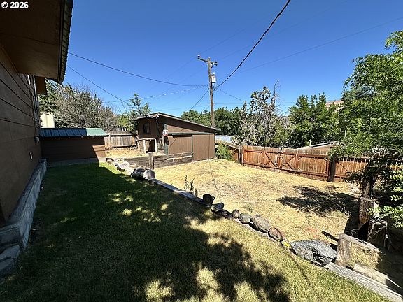 4th image of 165 E Jefferson St