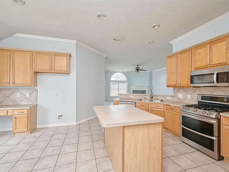 6427 Stone Landing Ln — Photo 17