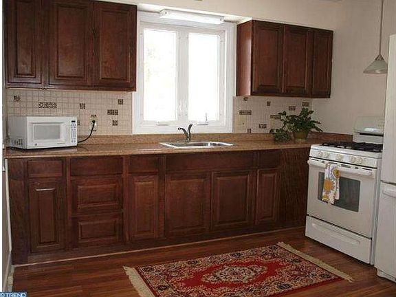 3rd image of 133 Glenview Dr