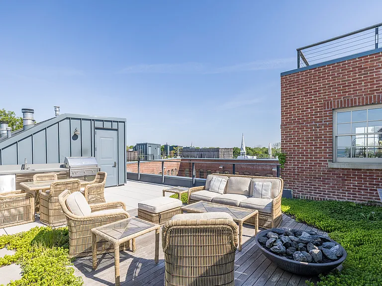 15 Church St #Penthouse 402 — Photo 4