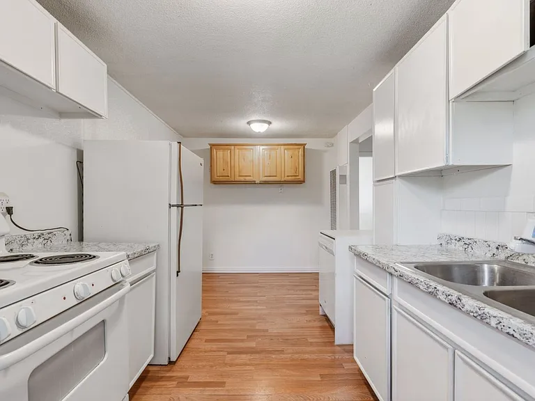 718 S Orchard Dr — Photo 12
