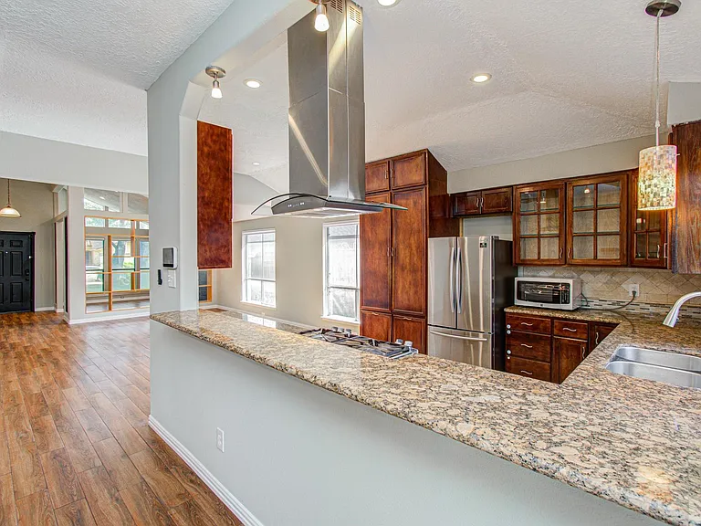 10546 Rippling Fields Dr — Photo 11