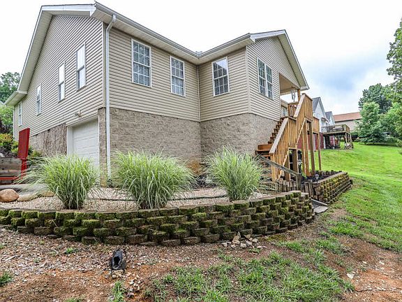 4th image of 104 Hartford Village Way