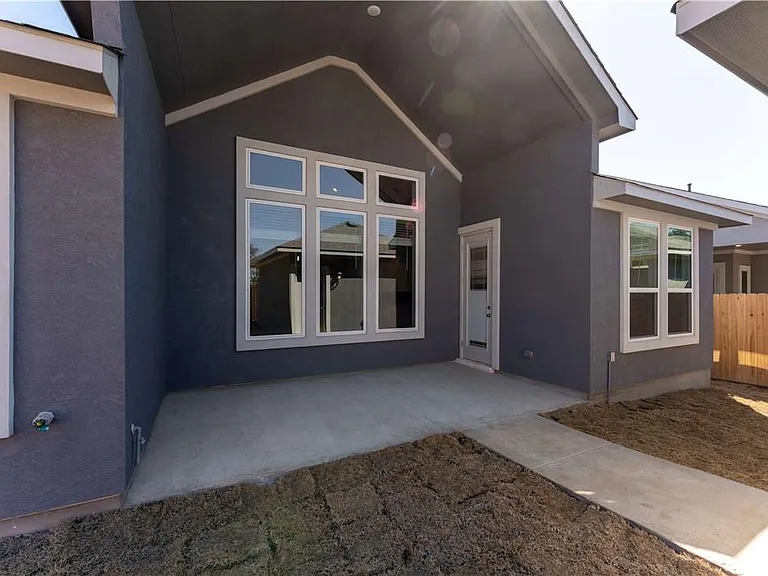 1101 Kerrwood Way — Photo 29