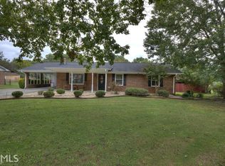 221 Green Acre Ln, Cartersville, GA 30121