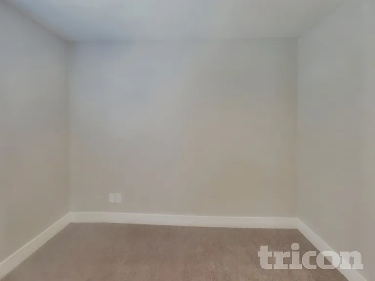 8806 W Pinchot Ave — Photo 13