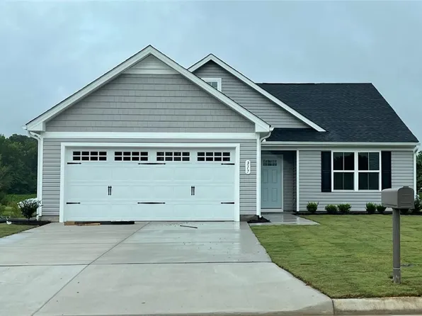 317 Pointers Dr, West Point, VA 23181