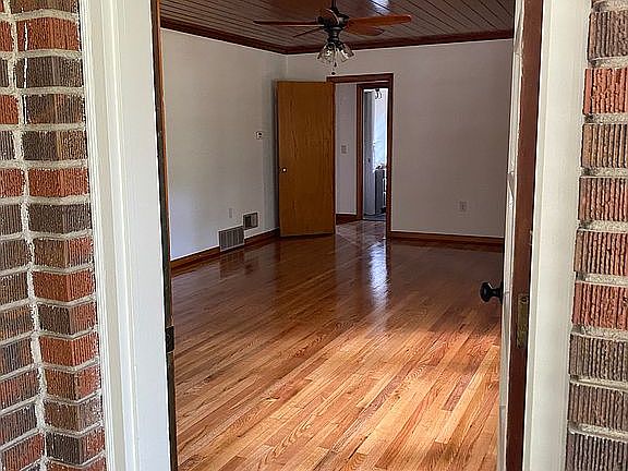Screen porch entrance