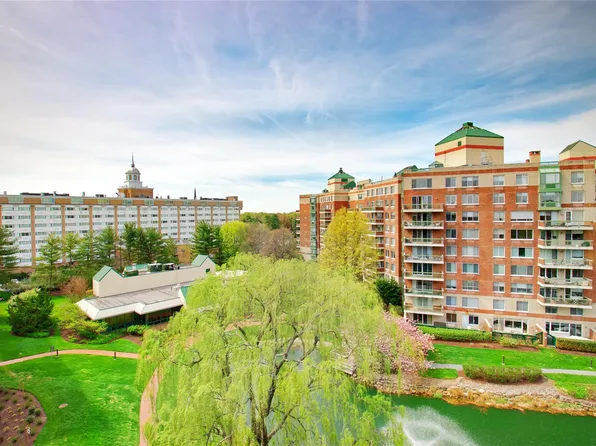 100 Hilton Avenue #710E, Garden City, NY 11530