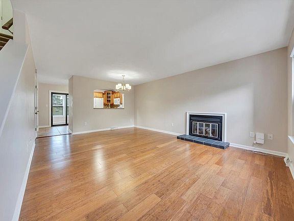 4th image of 7198 Wild Cherry Ct