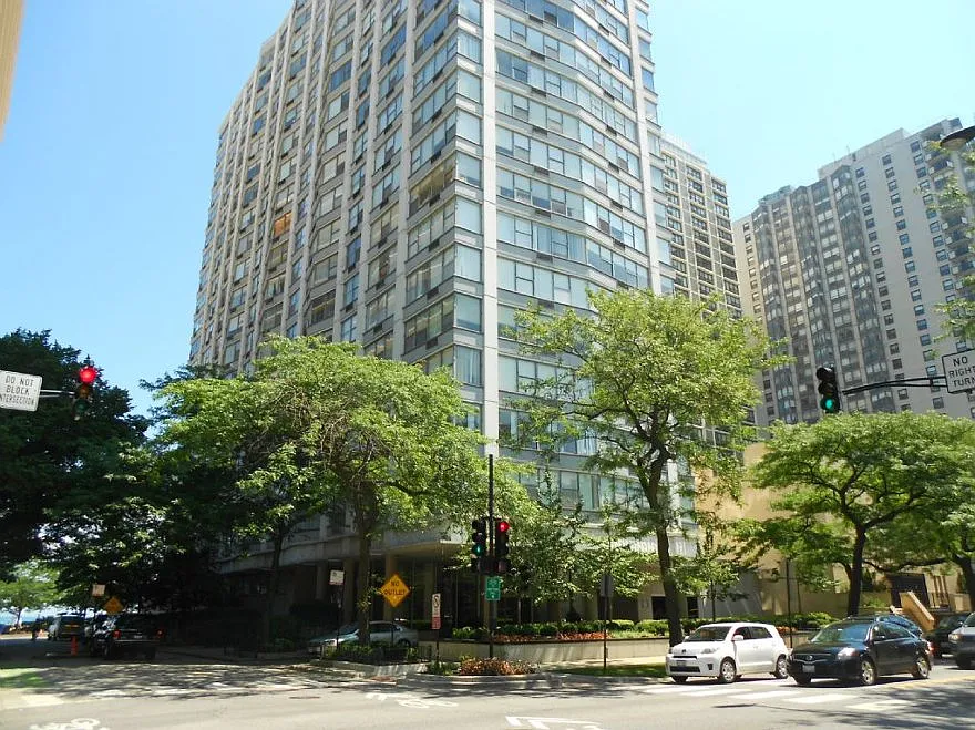 5757 N Sheridan Rd #16H